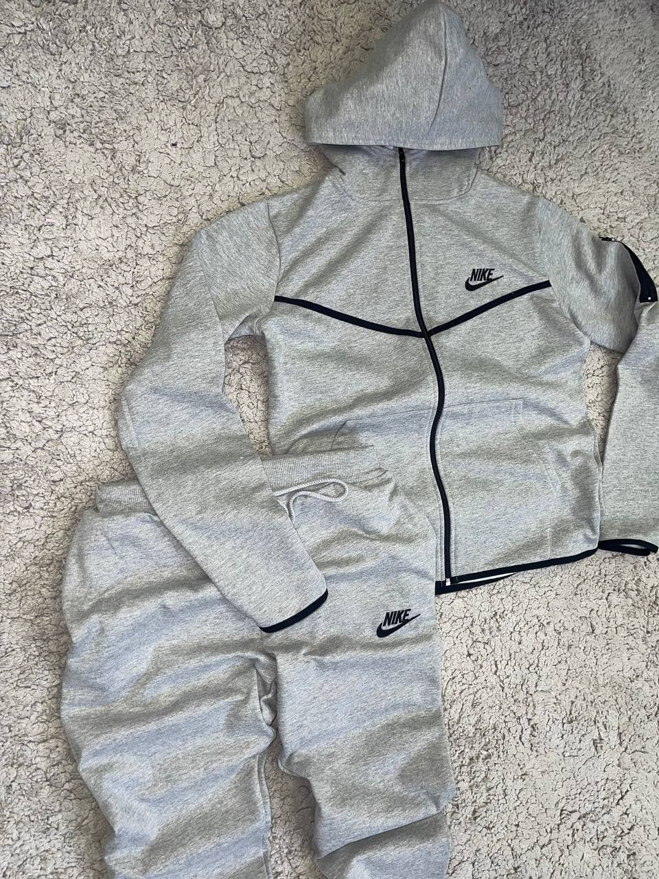 Tech Fleece Gris