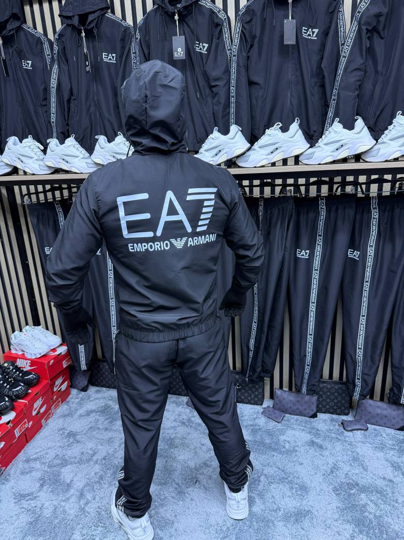 Chándal EA7 armani negro