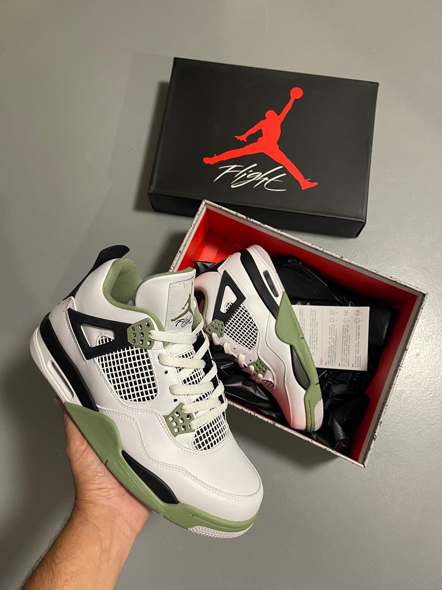 Jordan 4 contra reembolso