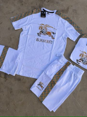 Conjuntos burberry blanco