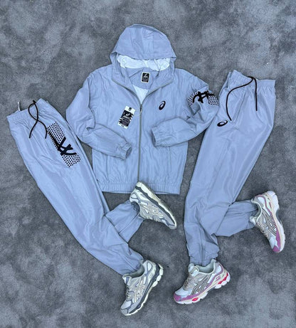 Chándal ASICS  gris

Calidad G5