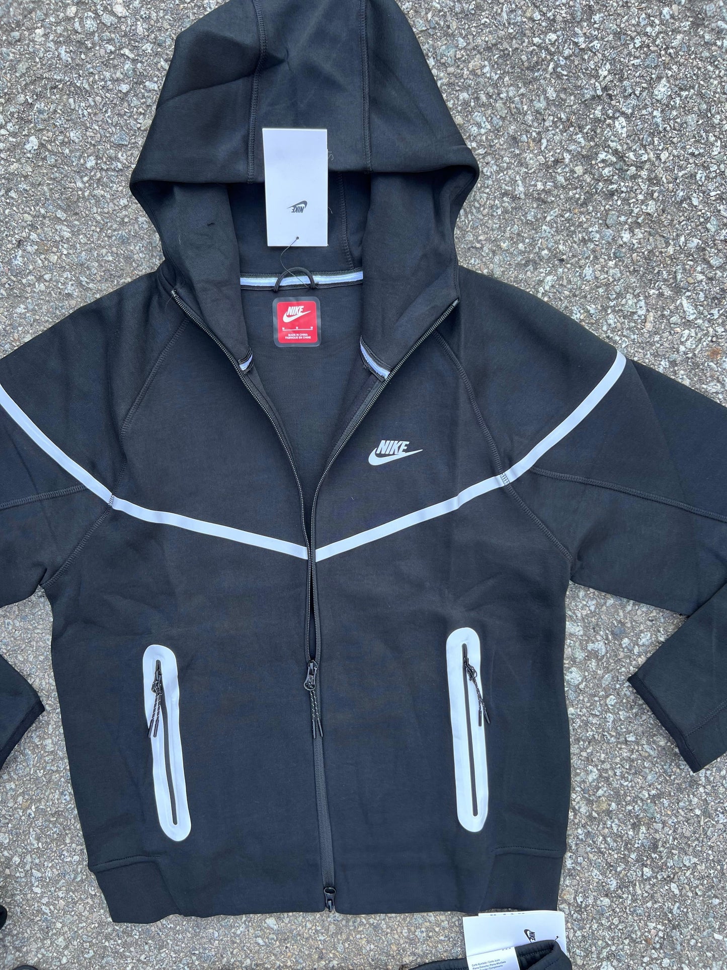 Chándal Nike tech eléctrico