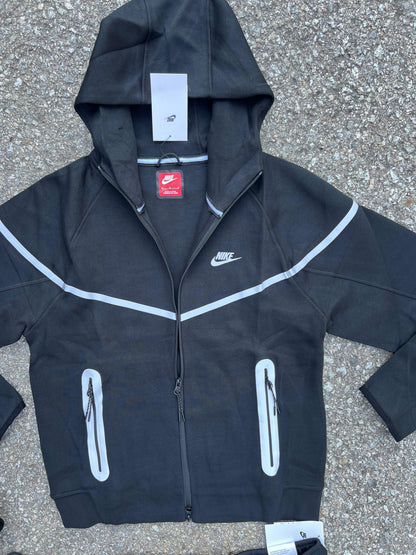 Chándal Nike tech eléctrico