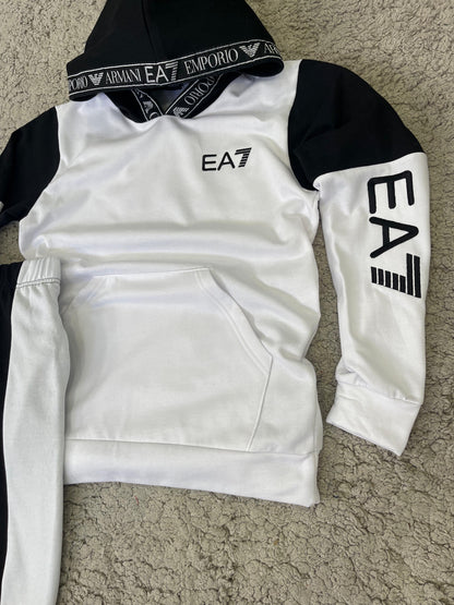 Nuevo Chándal EA7