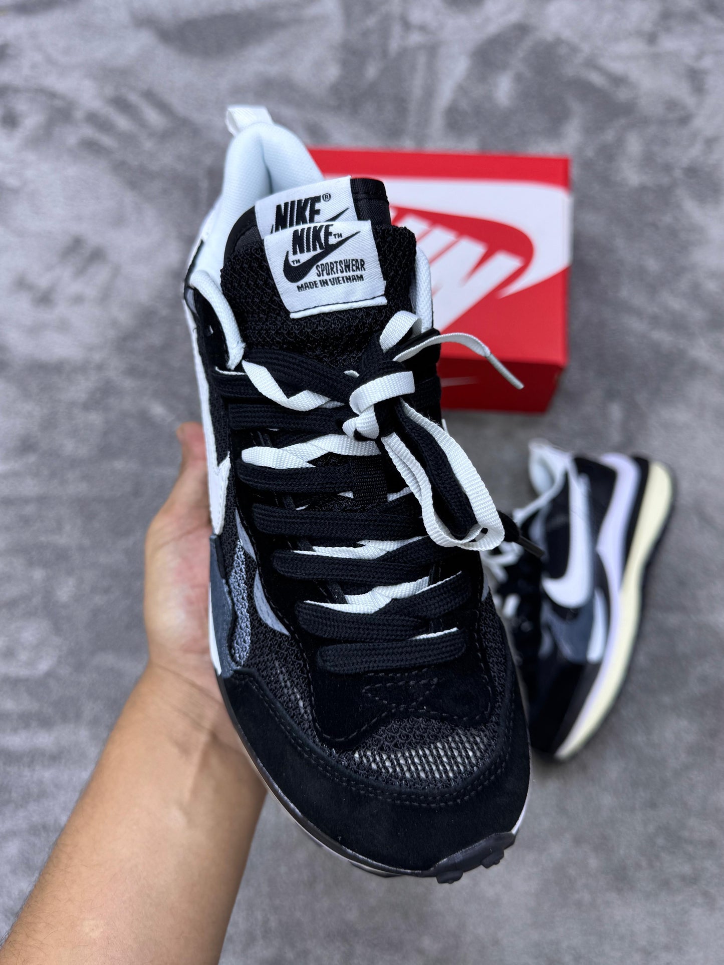 Nike x scai vaporwaffle black white