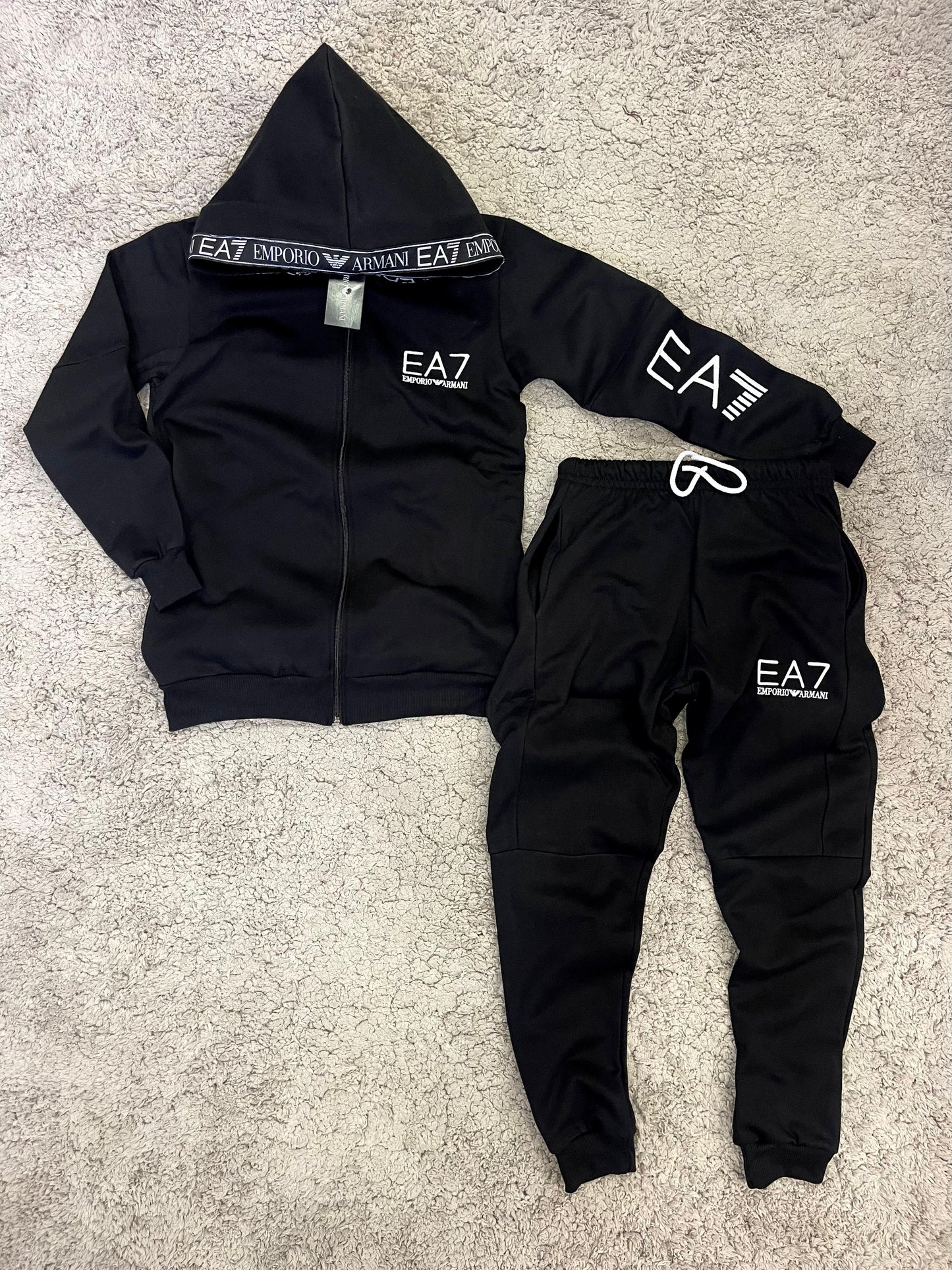 Nuevo Chándal EA7  armani negro