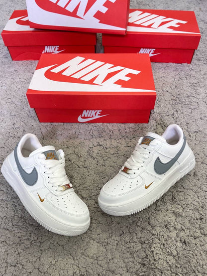 AIR FORCE 1 BLANCA LOGO GRIS