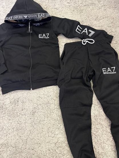 Nuevo Chándal EA7  armani negro