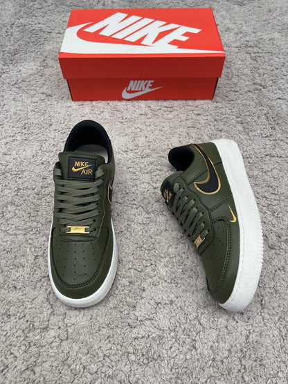 Air Force 1 Blancas logo oro