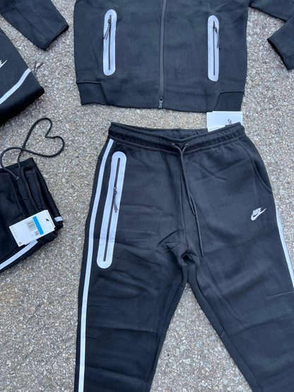 Chándal Nike tech eléctrico