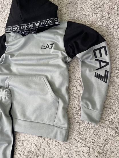 Nuevo Chándal EA7