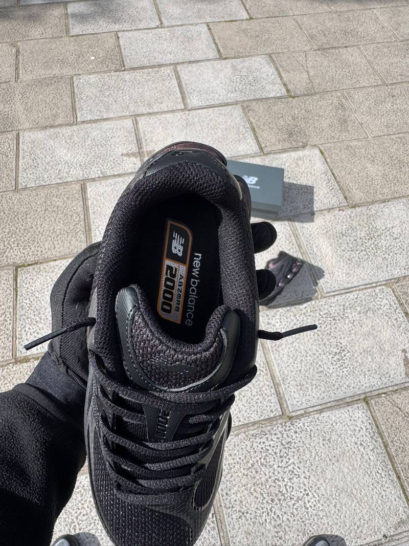 ZAPATILLAS NEW BALANCE 2000