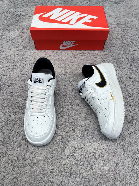 Air Force 1 Blancas logo negro oro