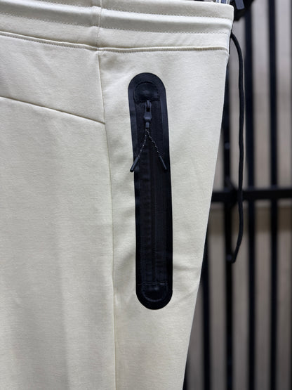 Chandal Nike Tech ( Crema )
