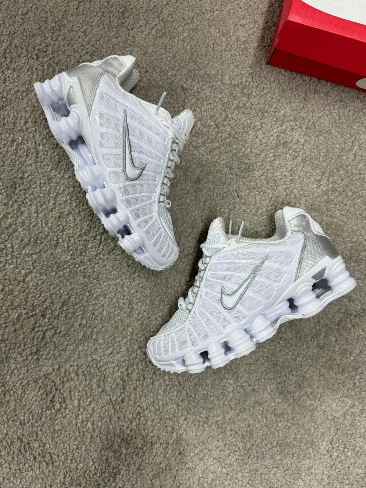 NIKE SHOX (Blancas)