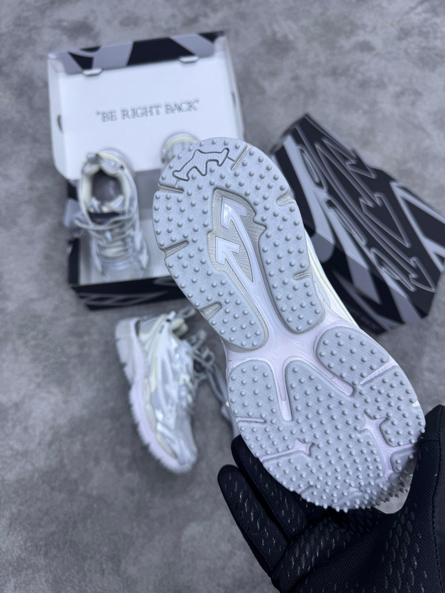 OFF-WHITE Be Right