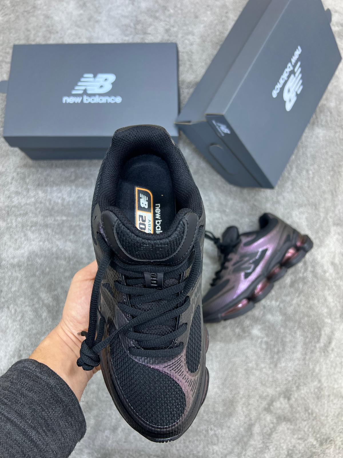 New Balance  2000