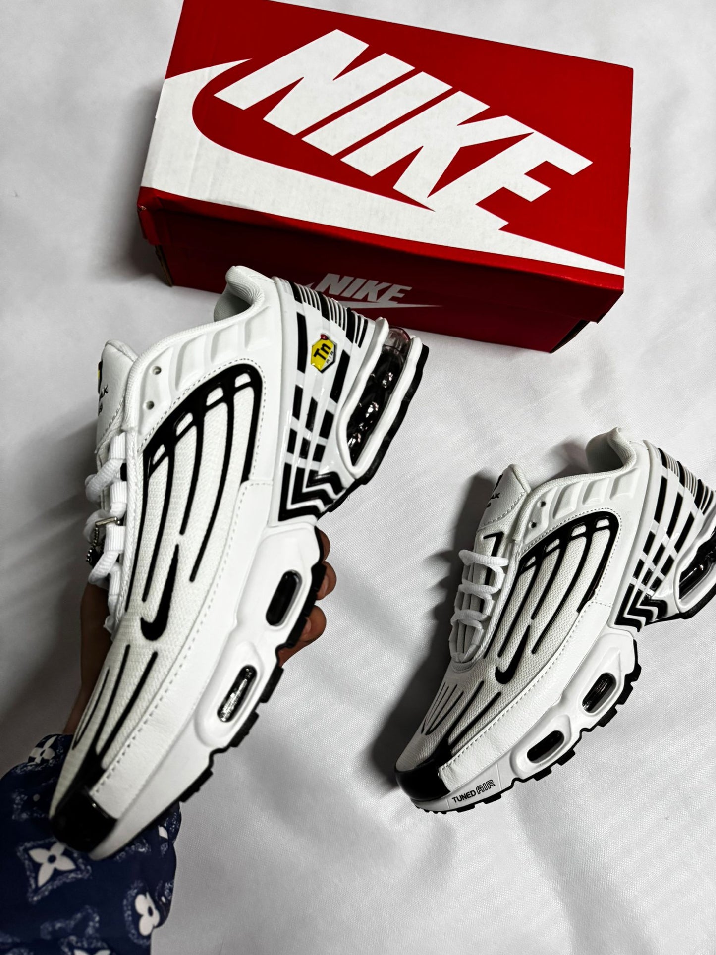 Nike Tn Tunned White and Black